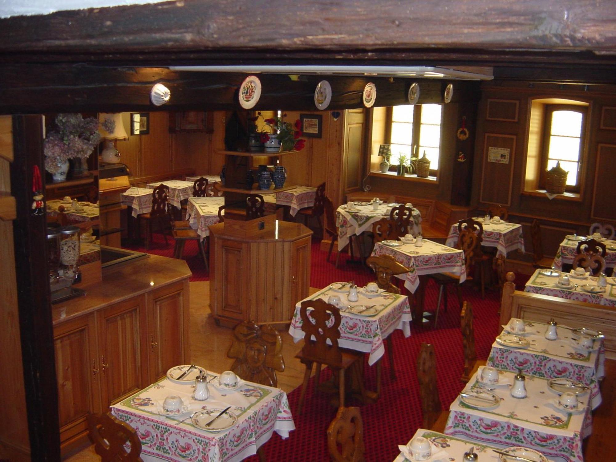 Hotel Restaurant Père Benoît Entzheim Esterno foto