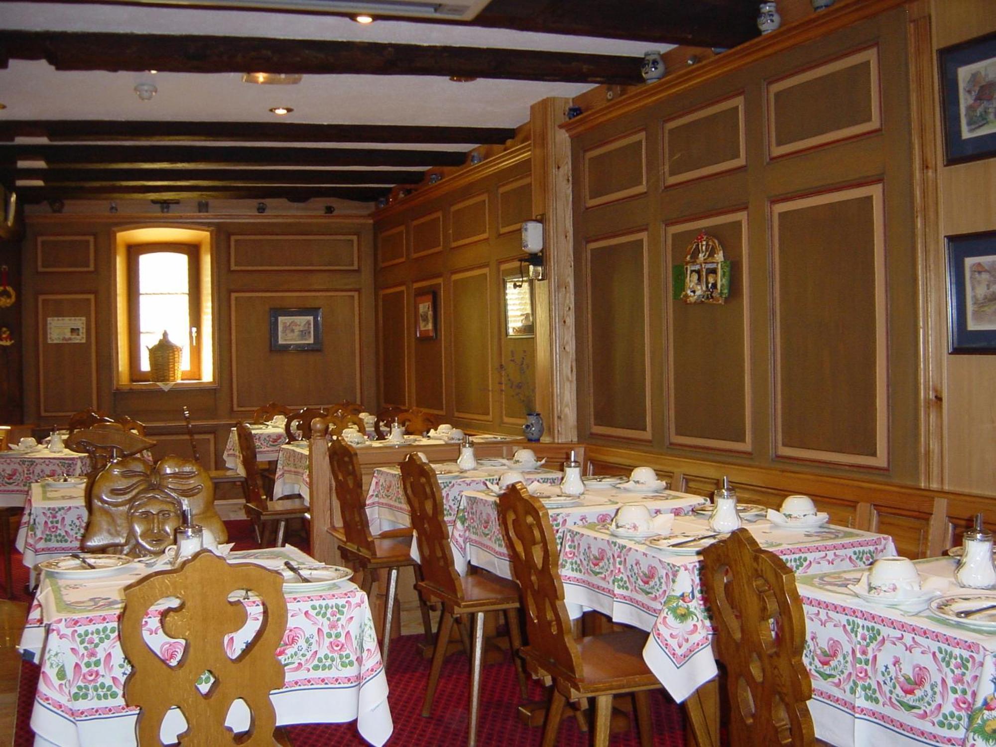 Hotel Restaurant Père Benoît Entzheim Esterno foto