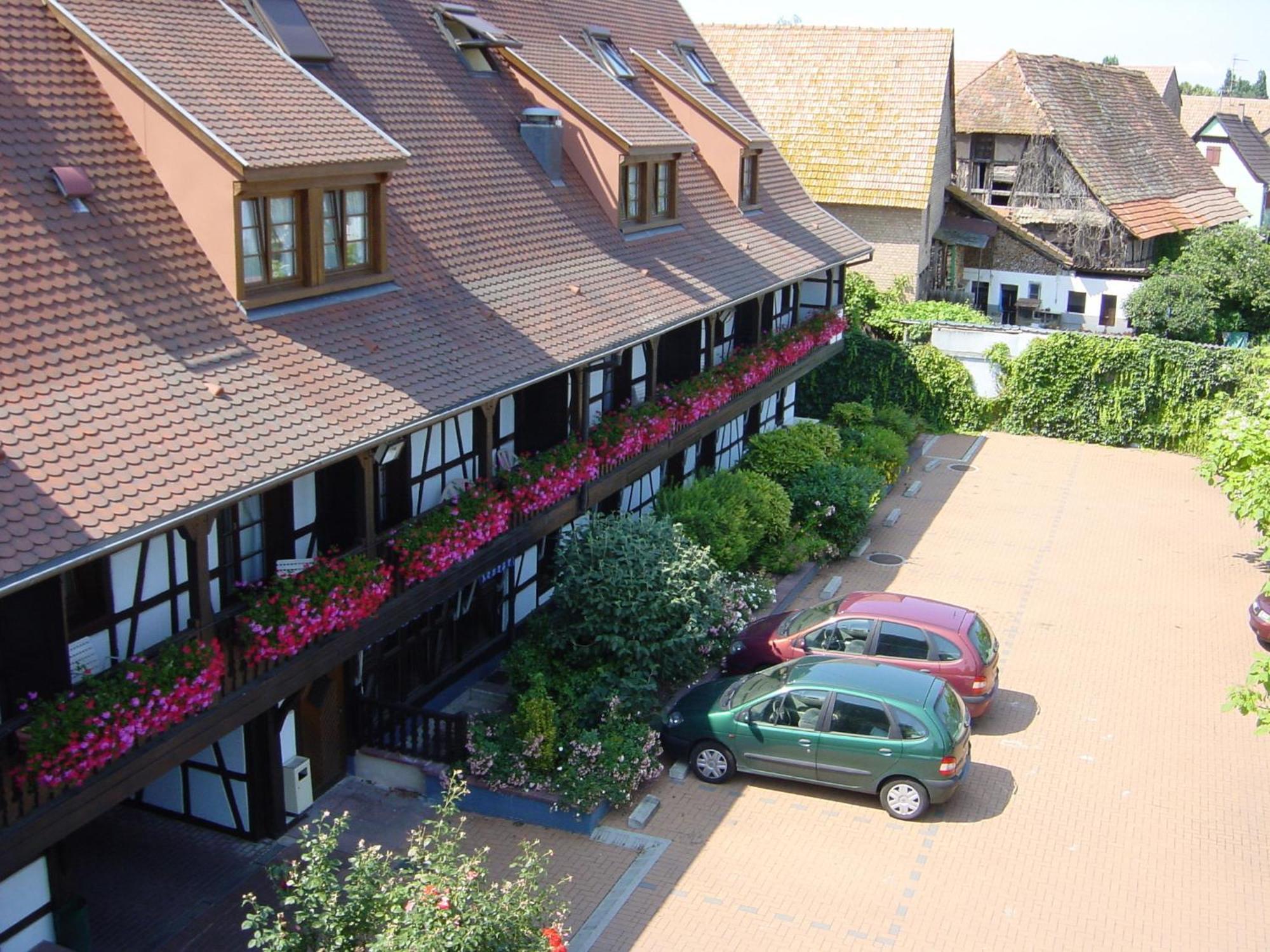 Hotel Restaurant Père Benoît Entzheim Esterno foto